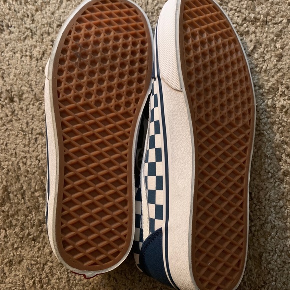 Vans - Picture 3 of 4
